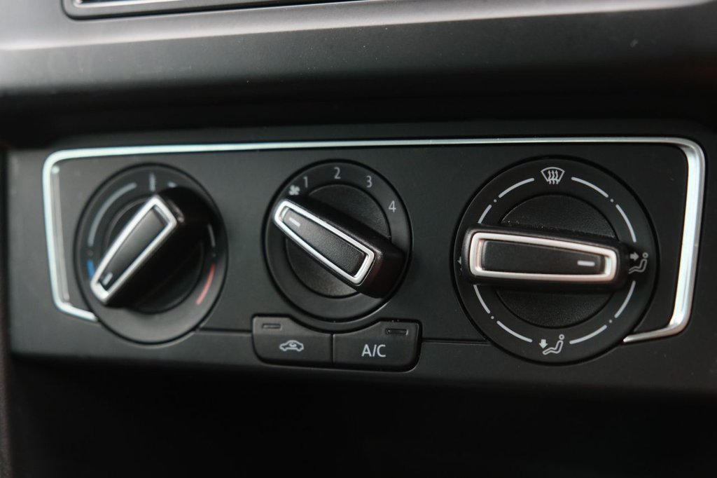 Used Volkswagen Polo 2015 for sale - 76470022: Photo 24