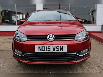 Used Volkswagen Polo 2015 for sale - 76470022: Photo
