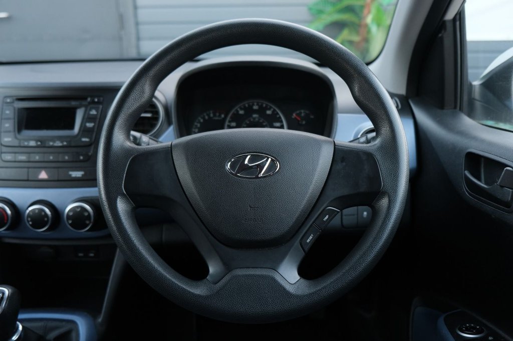 Used Hyundai i10 2014 for sale - 76523303: Photo 14