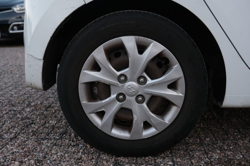 Used Hyundai i10 2014 for sale - 76523303: Photo 7