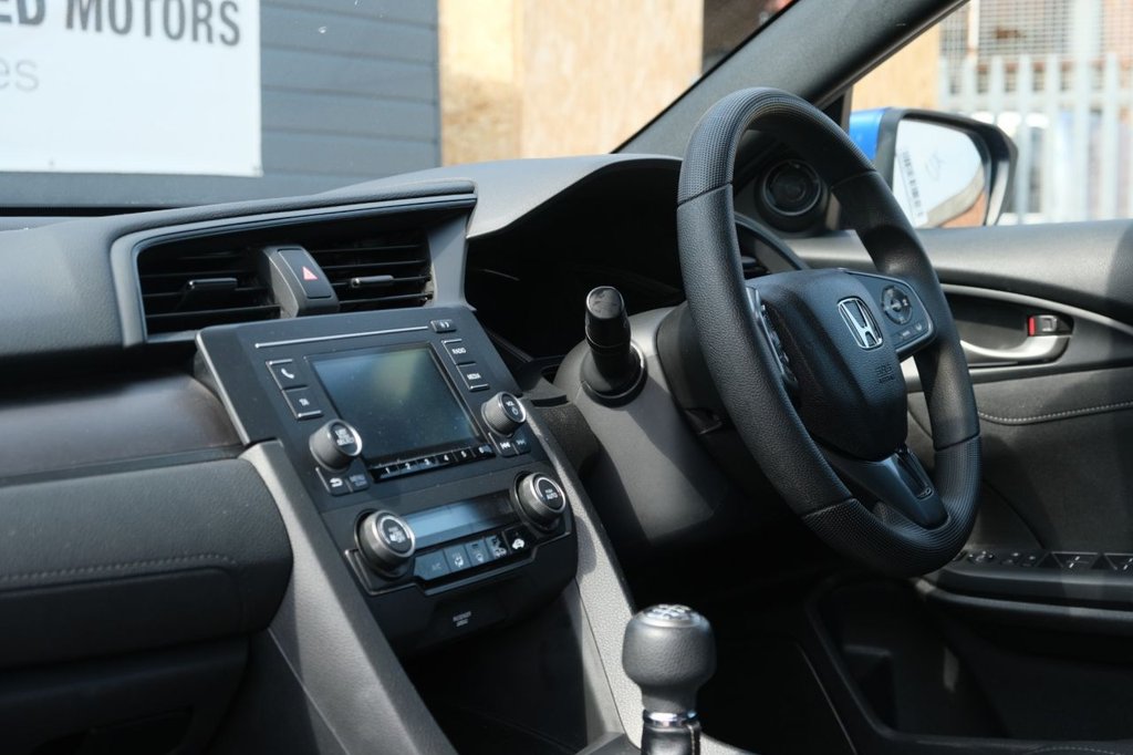 Used Honda Civic 2018 for sale - 76469979: Photo 13