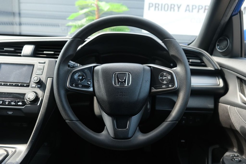 Used Honda Civic 2018 for sale - 76469979: Photo 15
