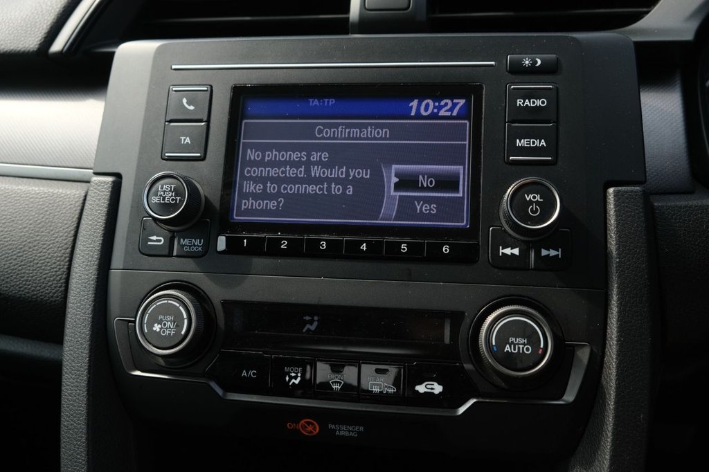 Used Honda Civic 2018 for sale - 76469979: Photo 23