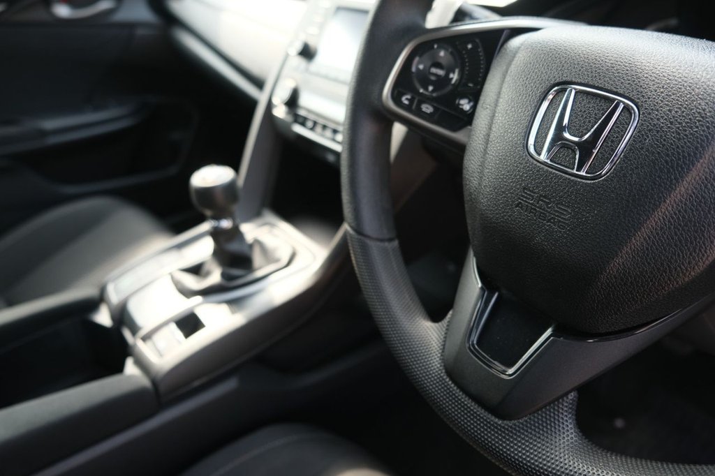 Used Honda Civic 2018 for sale - 76469979: Photo 26