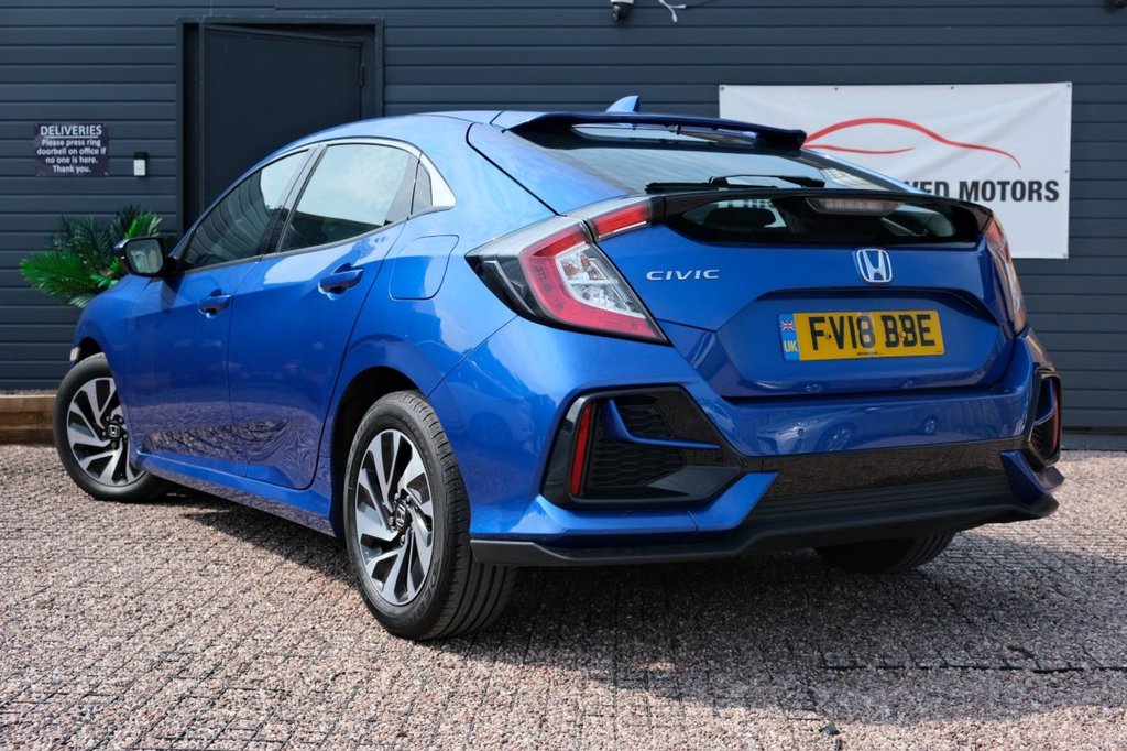 Used Honda Civic 2018 for sale - 76469979: Photo 4