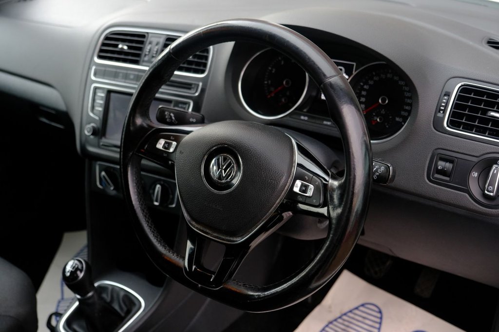 Used Volkswagen Polo 2015 for sale - 76546545: Photo 10