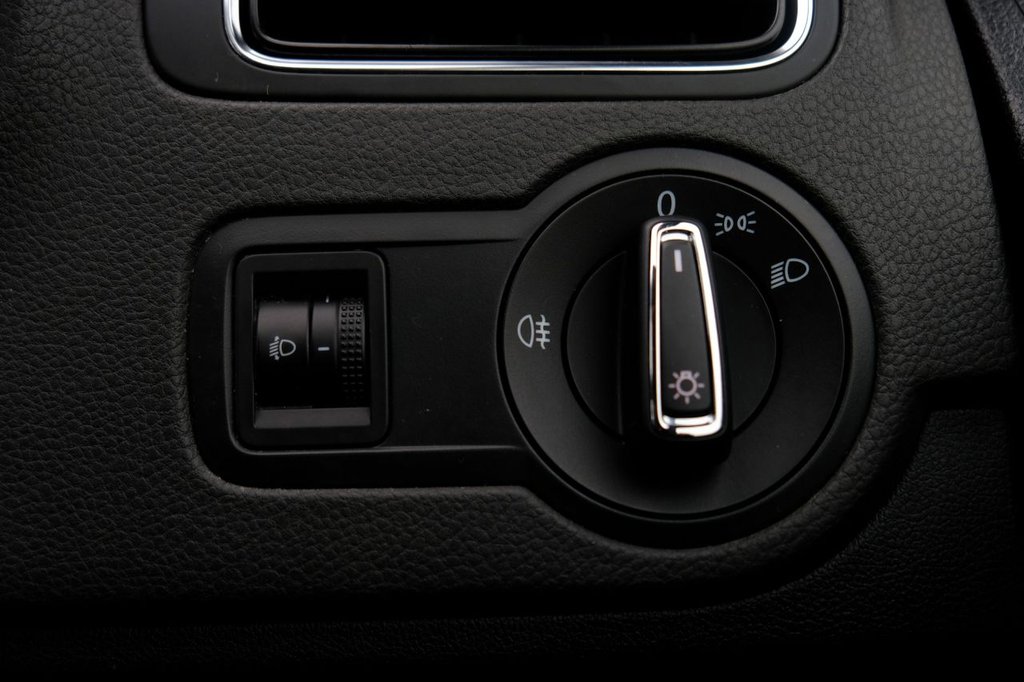 Used Volkswagen Polo 2015 for sale - 76546545: Photo 24