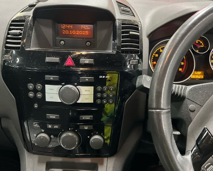 Used Vauxhall Zafira 2013 for sale - 76469735: Photo 2