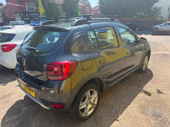 Used Dacia Sandero Stepway 2017 for sale - 78997136: Photo