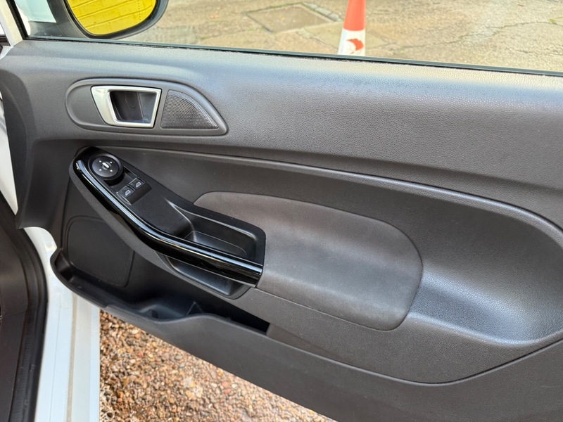 Used Ford Fiesta 2013 for sale - 76407176: Photo 7