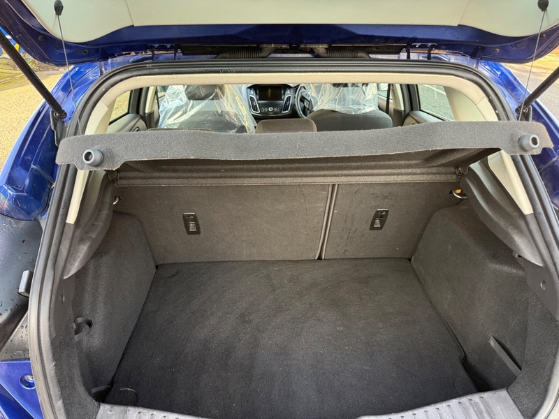 Used Ford Focus 2015 for sale - 76798951: Photo 11