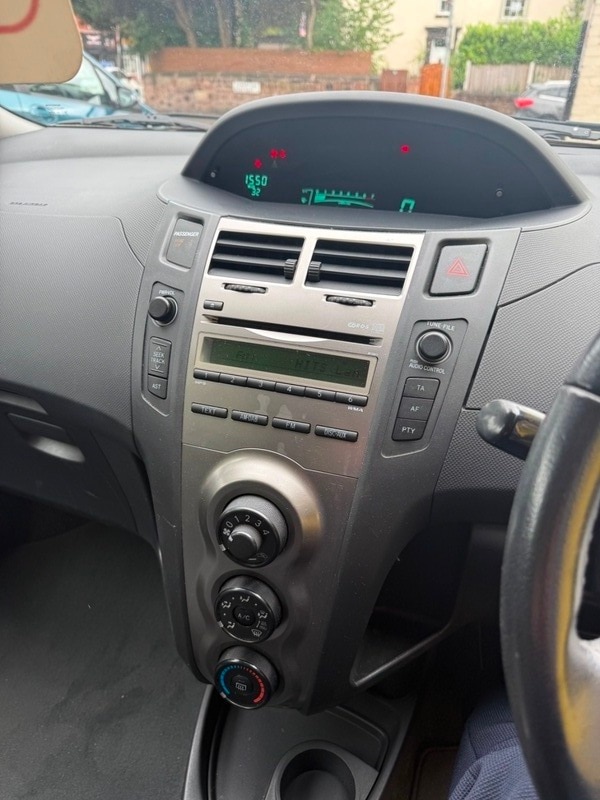 Used Toyota Yaris 2009 for sale - 75654931: Photo 11