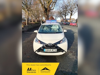 2014 - 1.0 VVT-i X-Play 5dr