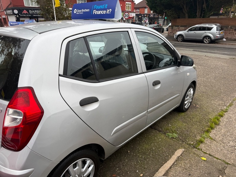Used Hyundai i10 2013 for sale - 76267580: Photo 4