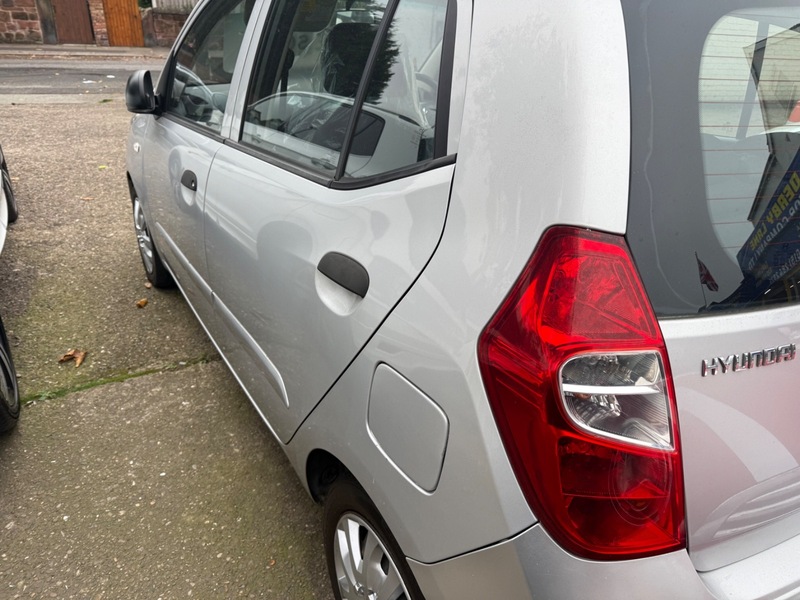 Used Hyundai i10 2013 for sale - 76267580: Photo 5