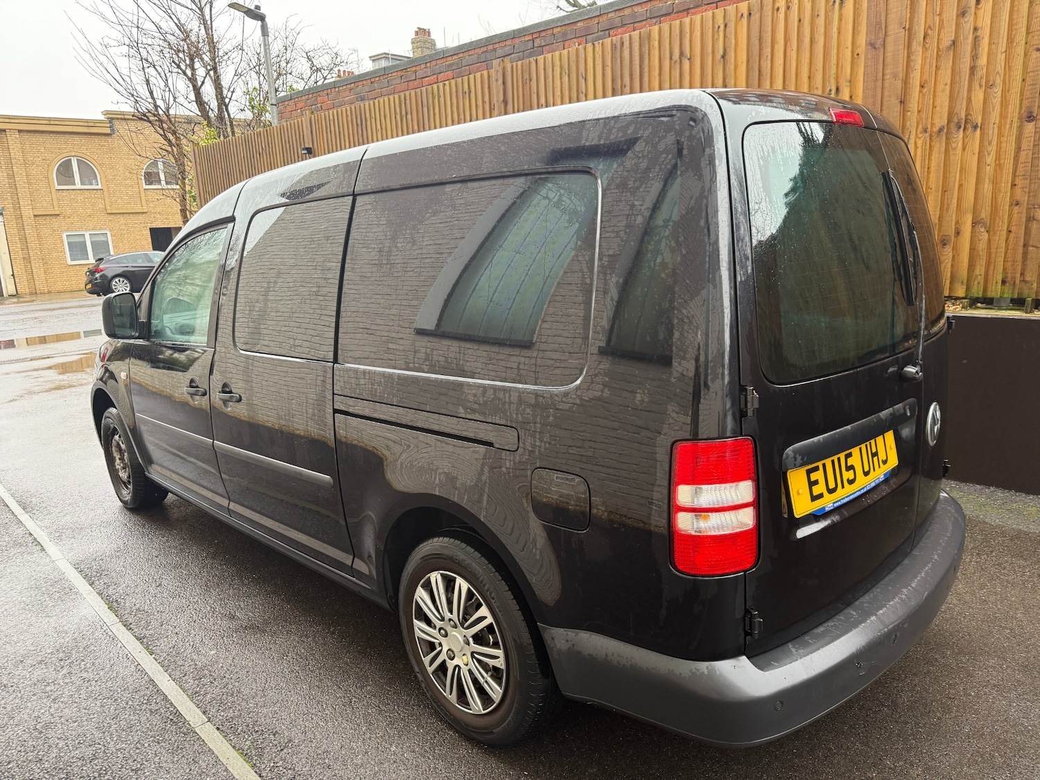 Used Volkswagen Caddy Maxi 2015 for sale - 77635765: Photo 3