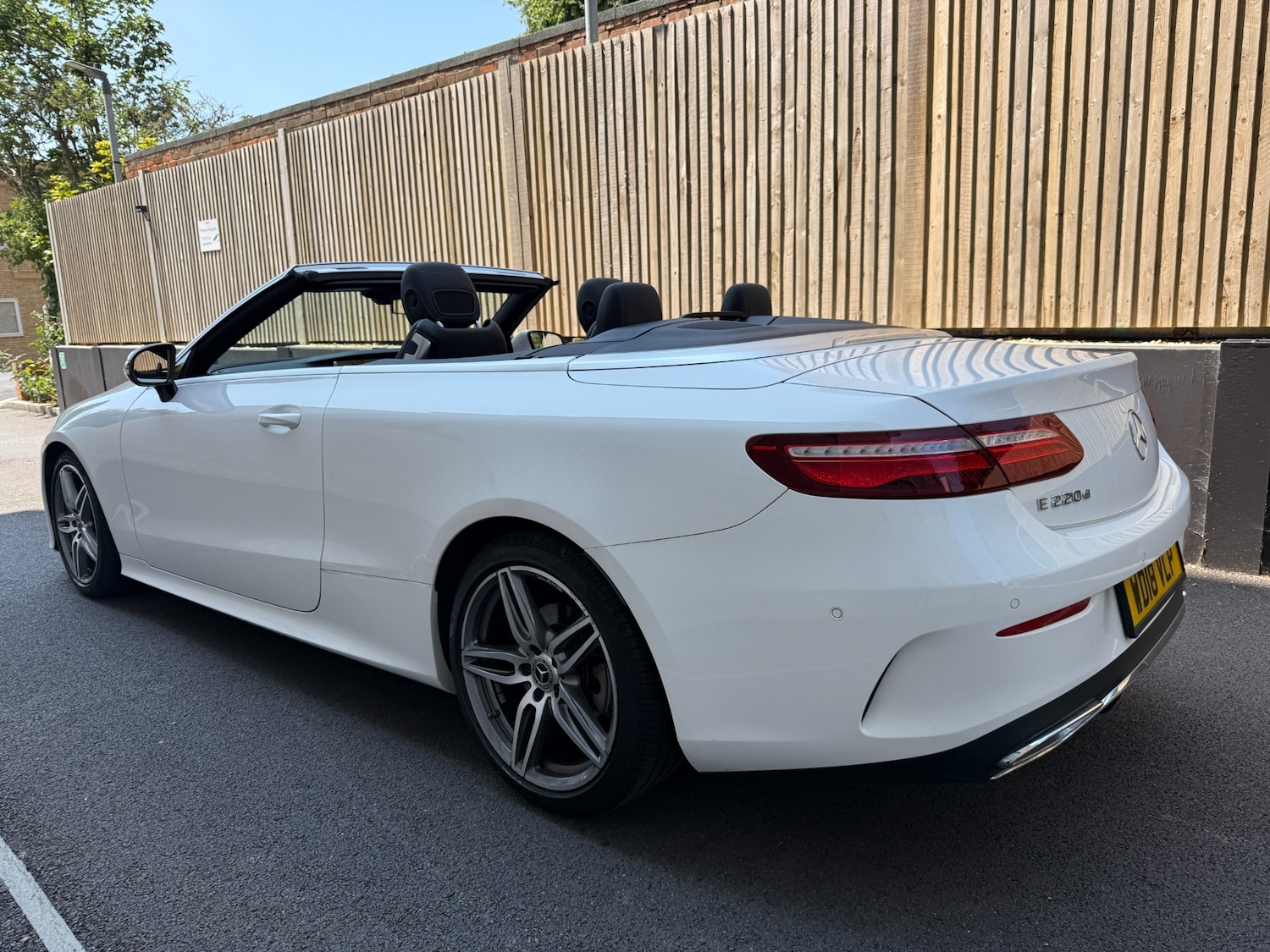 Used Mercedes-Benz E Class 2018 for sale - 77502749: Photo 3