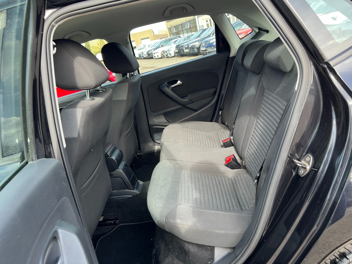 Used Volkswagen Polo 2012 for sale - 77877404: Photo 24