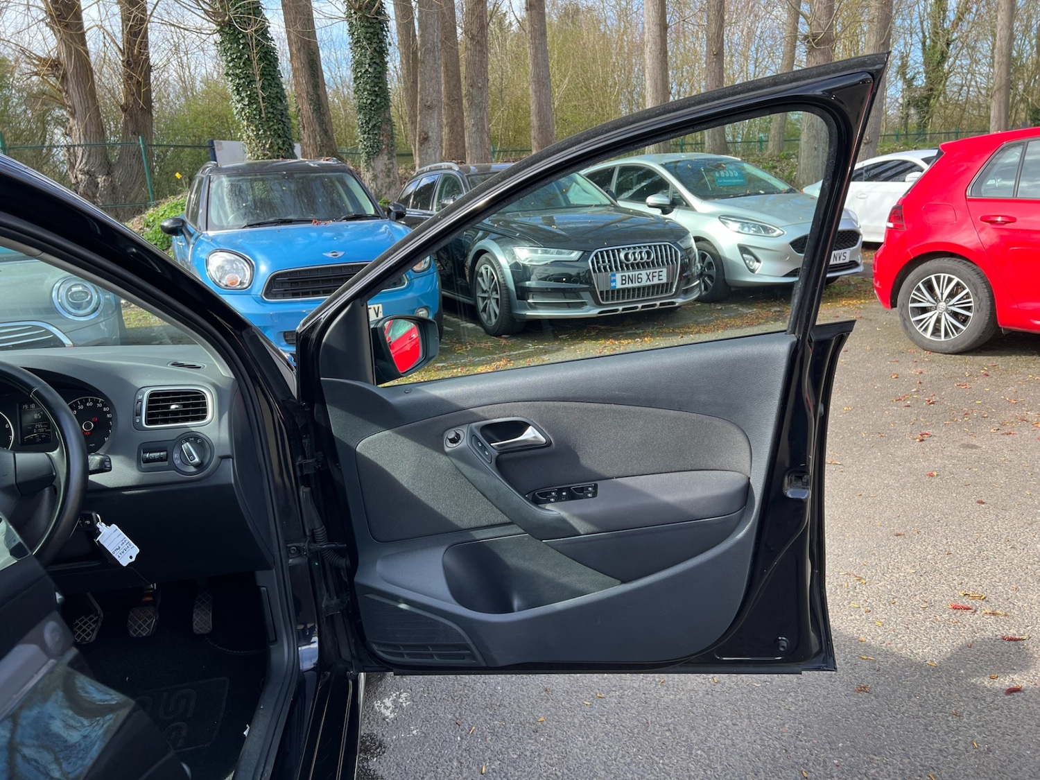 Used Volkswagen Polo 2012 for sale - 77877404: Photo 28