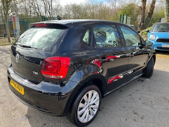 Used Volkswagen Polo 2012 for sale - 77877404: Photo