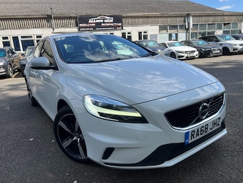 Used Volvo V40 2019 for sale - 79382089: Photo