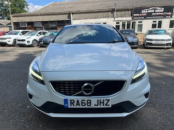 Used Volvo V40 2019 for sale - 79382089: Photo