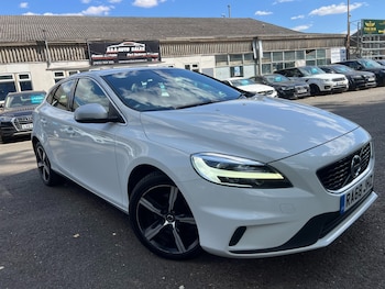 Used Volvo V40 2019 for sale - 79382089: Photo