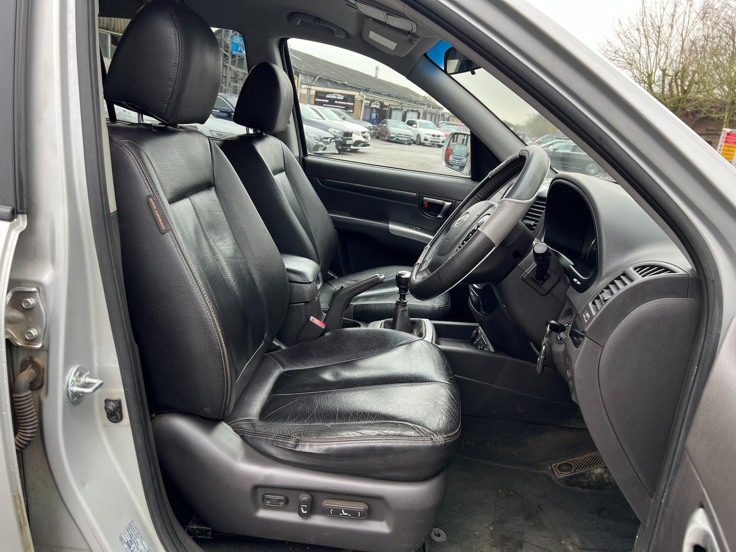 Used Hyundai Santa Fe 2011 for sale - 77245864: Photo 16