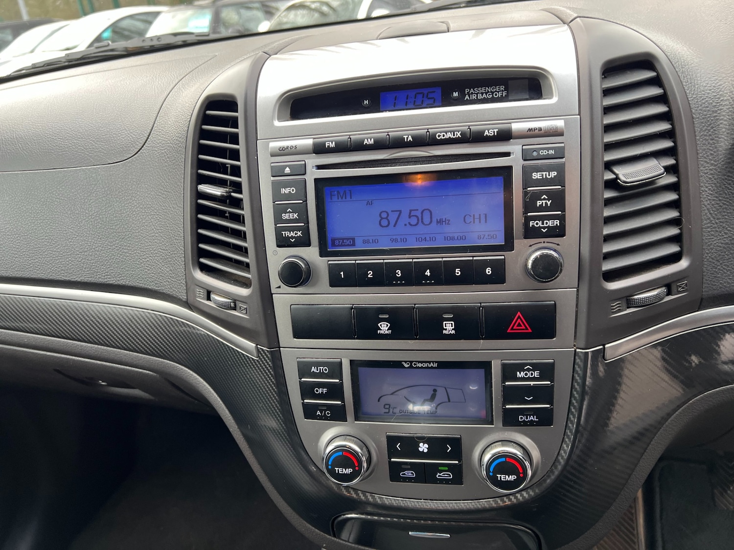 Used Hyundai Santa Fe 2011 for sale - 77245864: Photo 19