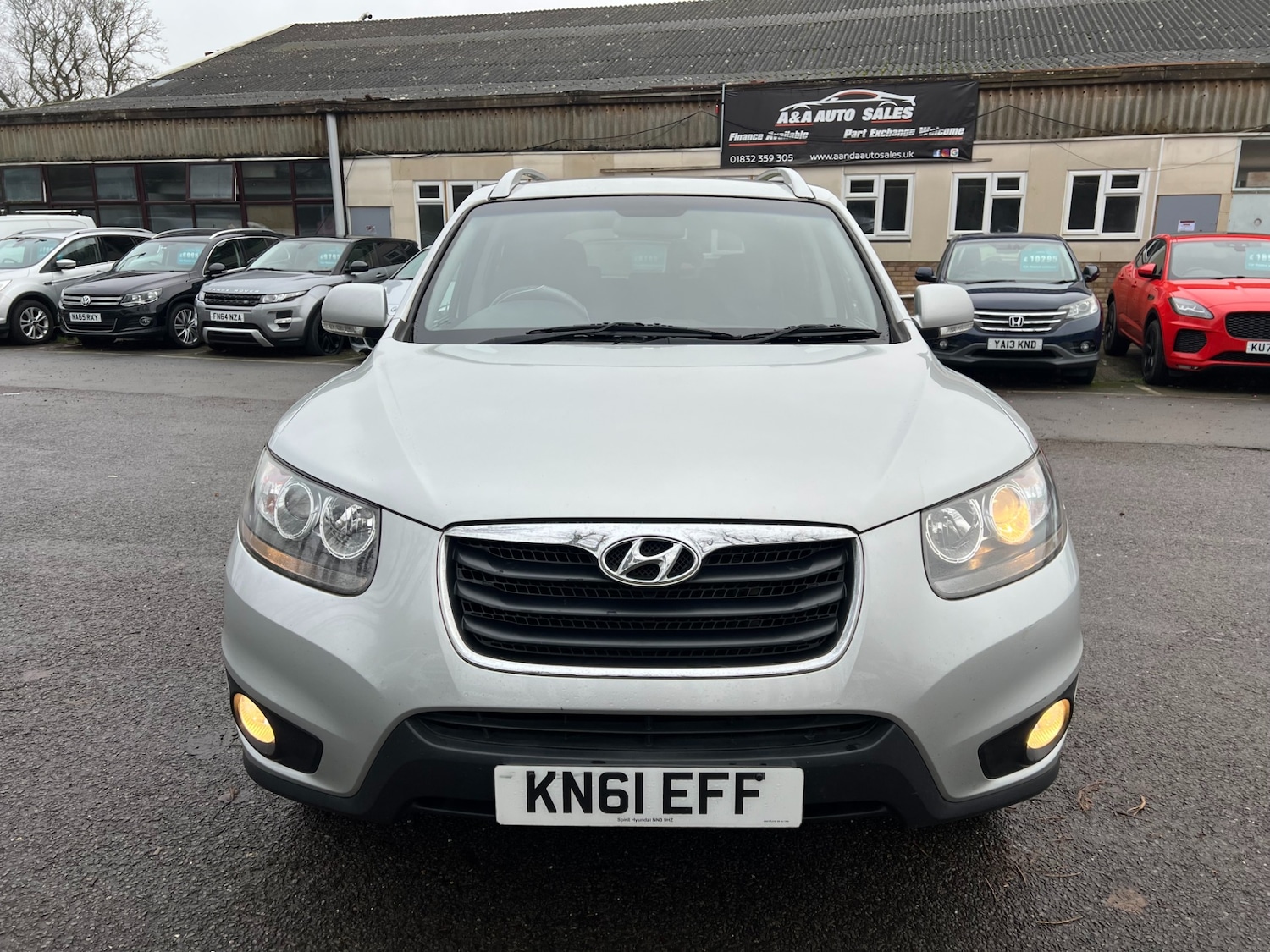 Used Hyundai Santa Fe 2011 for sale - 77245864: Photo 2