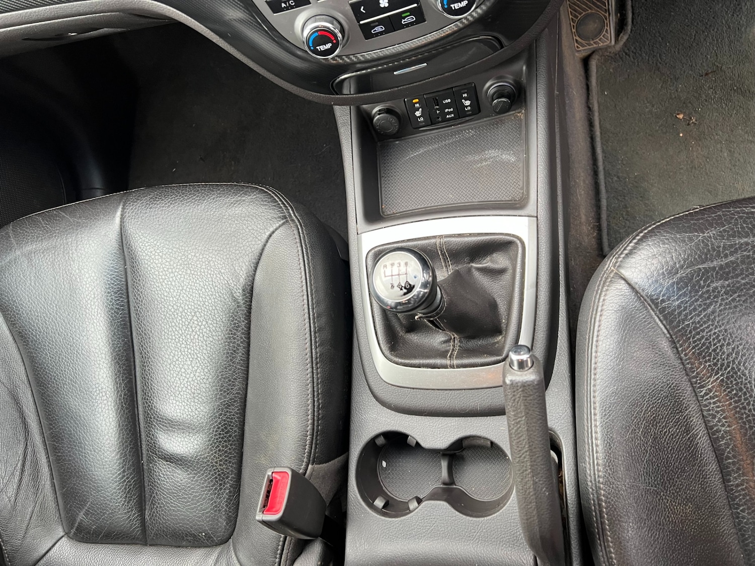 Used Hyundai Santa Fe 2011 for sale - 77245864: Photo 20