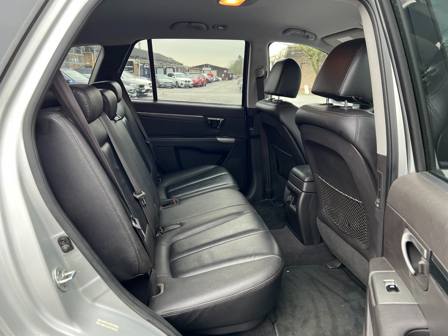 Used Hyundai Santa Fe 2011 for sale - 77245864: Photo 23