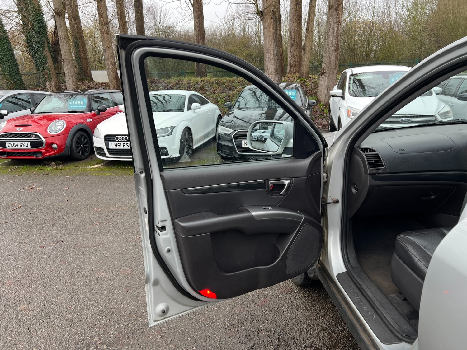 Used Hyundai Santa Fe 2011 for sale - 77245864: Photo 29