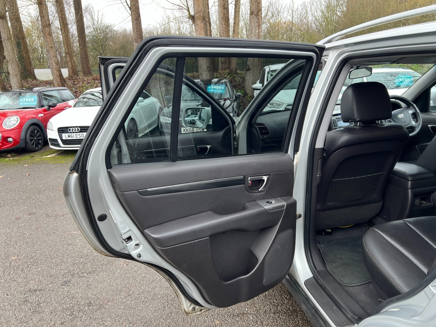 Used Hyundai Santa Fe 2011 for sale - 77245864: Photo 30