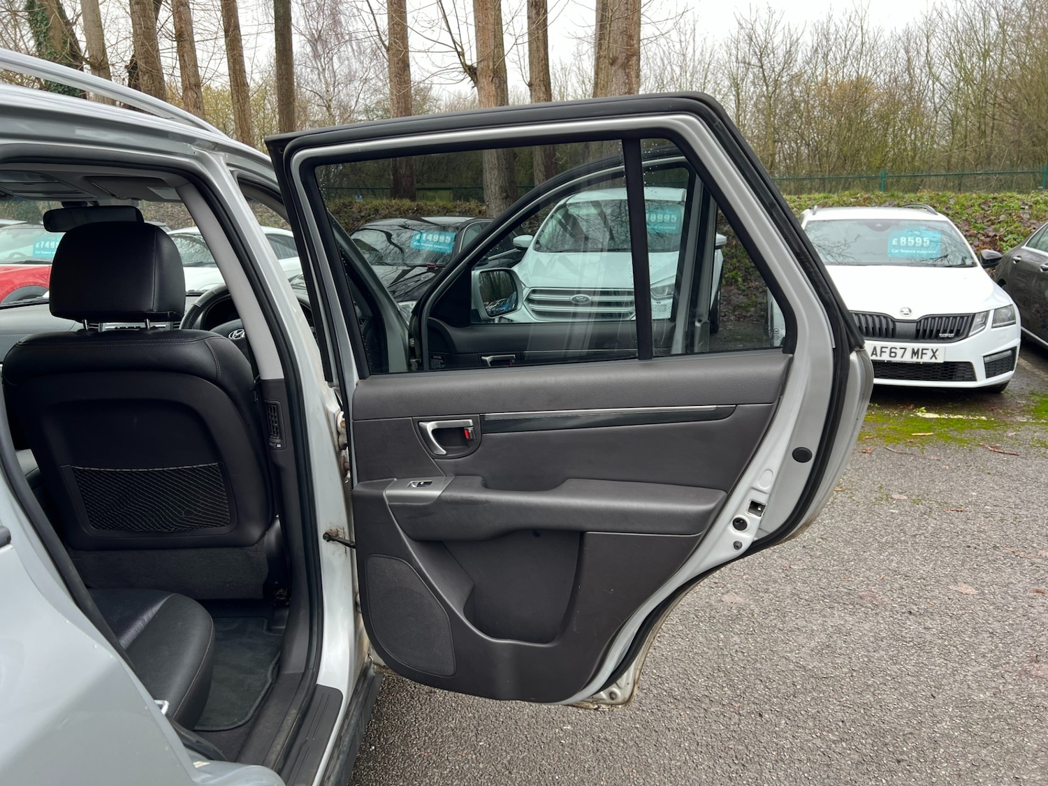 Used Hyundai Santa Fe 2011 for sale - 77245864: Photo 32