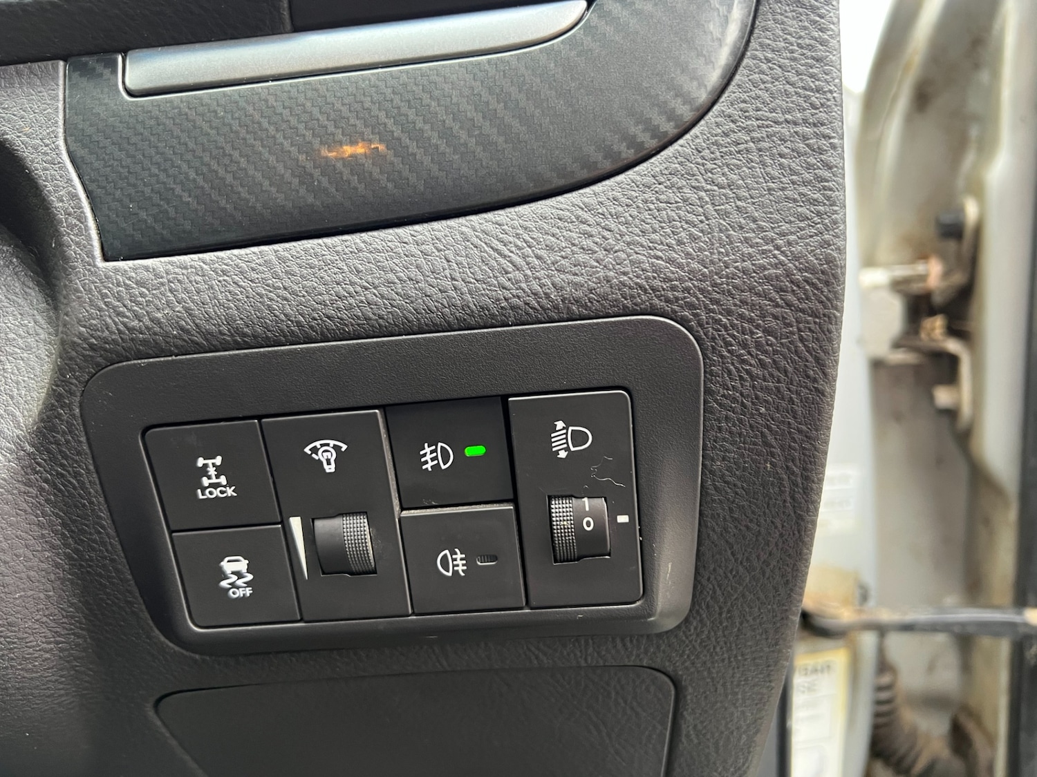 Used Hyundai Santa Fe 2011 for sale - 77245864: Photo 33