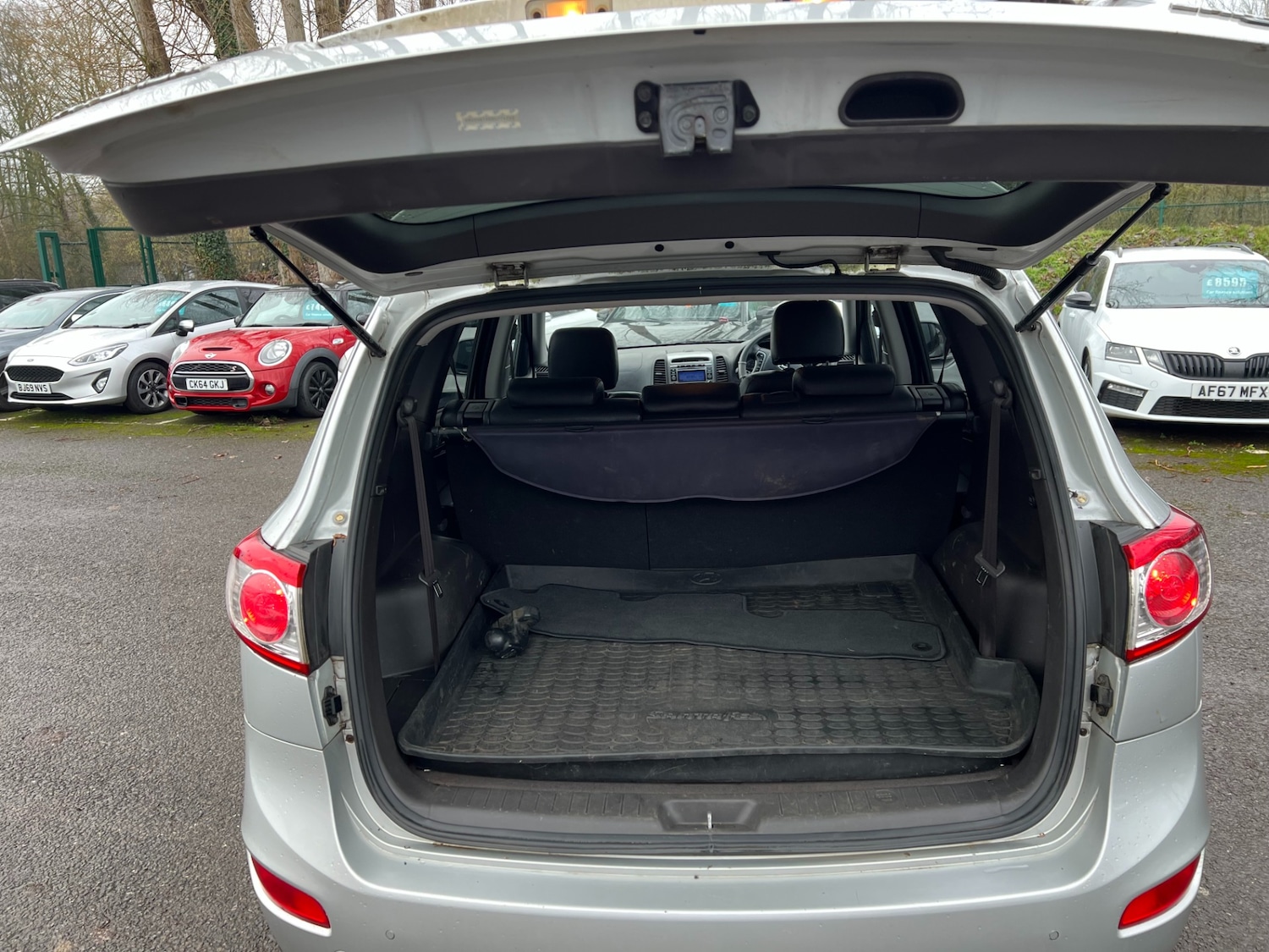 Used Hyundai Santa Fe 2011 for sale - 77245864: Photo 8