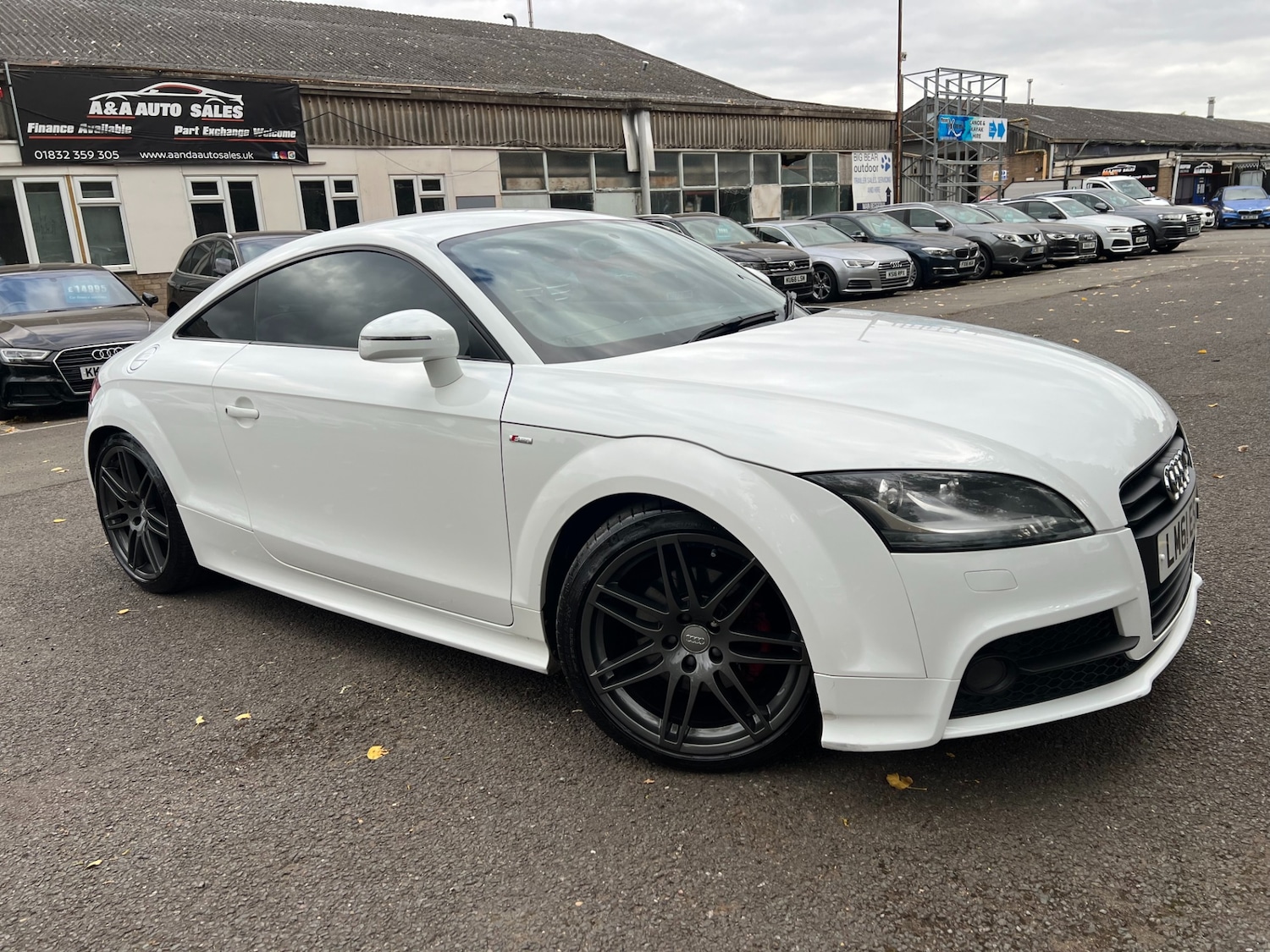 Used Audi TT 2011 for sale - 76208993: Photo 3