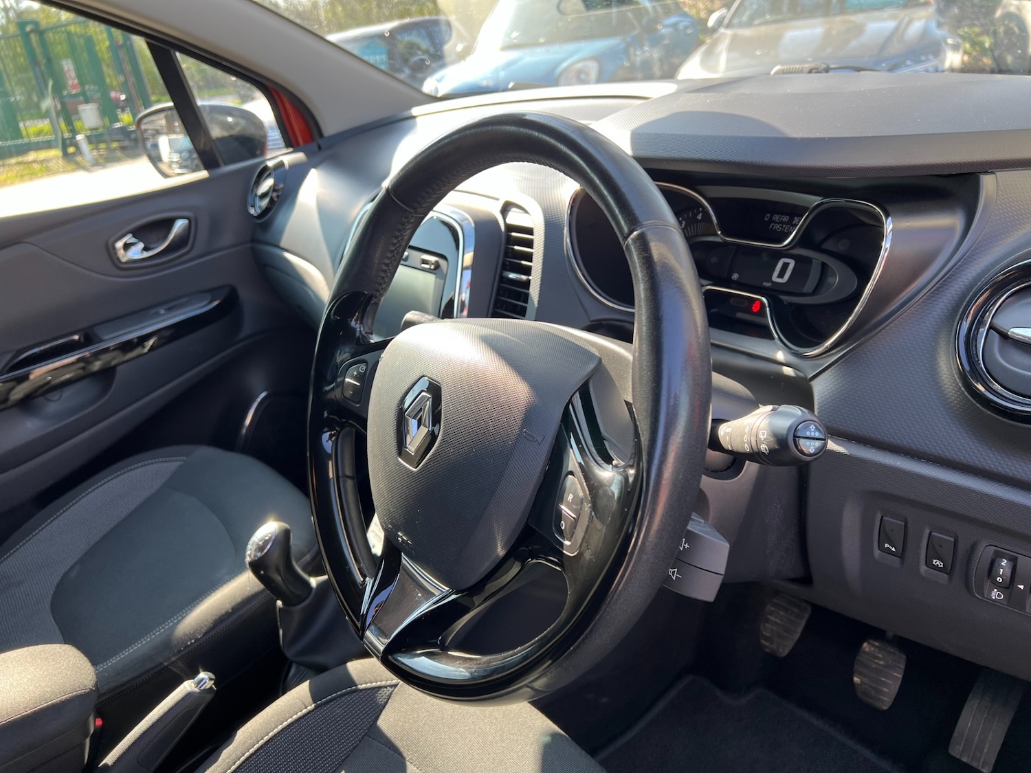 Used Renault Captur 2015 for sale - 77947312: Photo 16