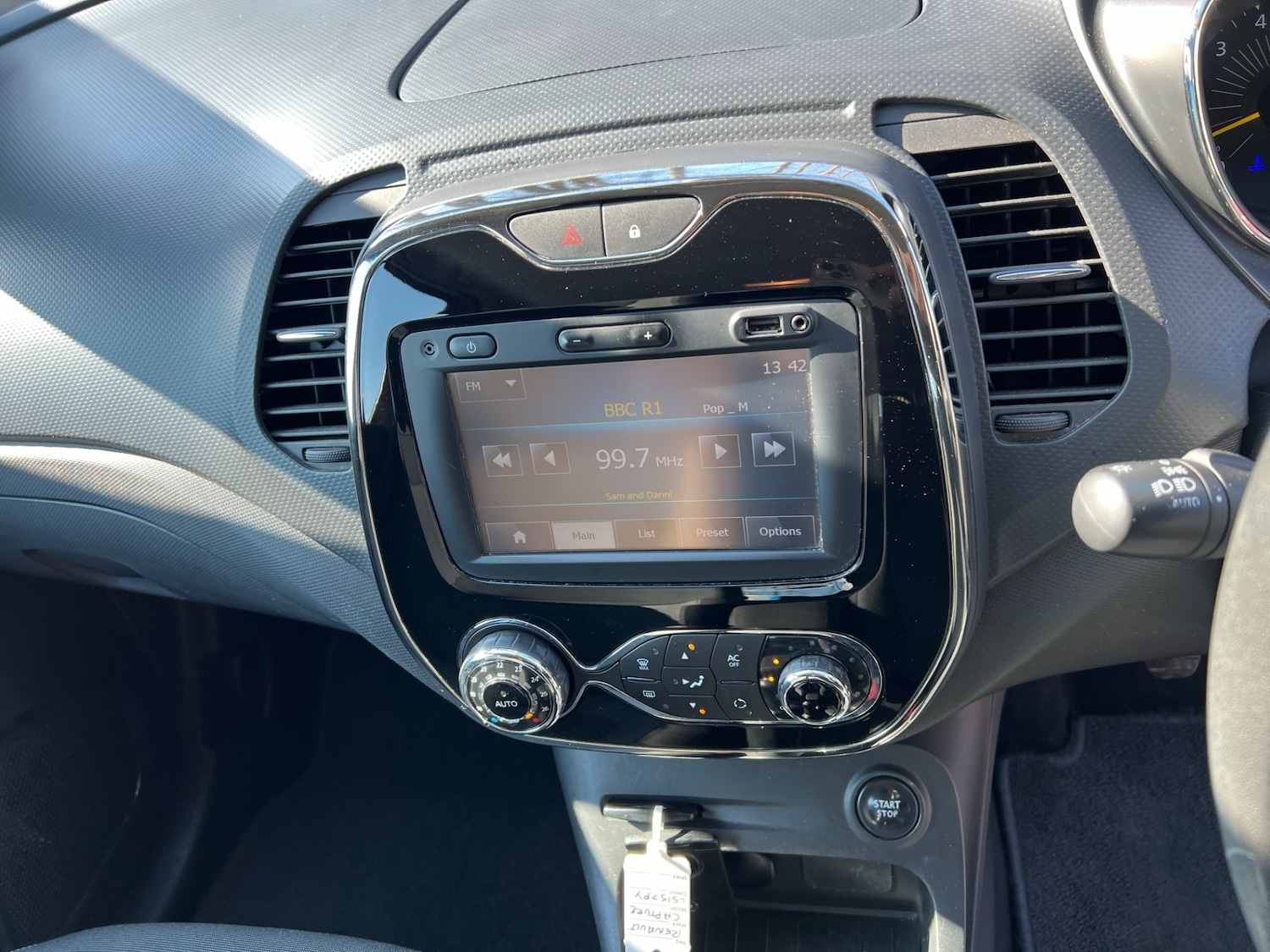 Used Renault Captur 2015 for sale - 77947312: Photo 19