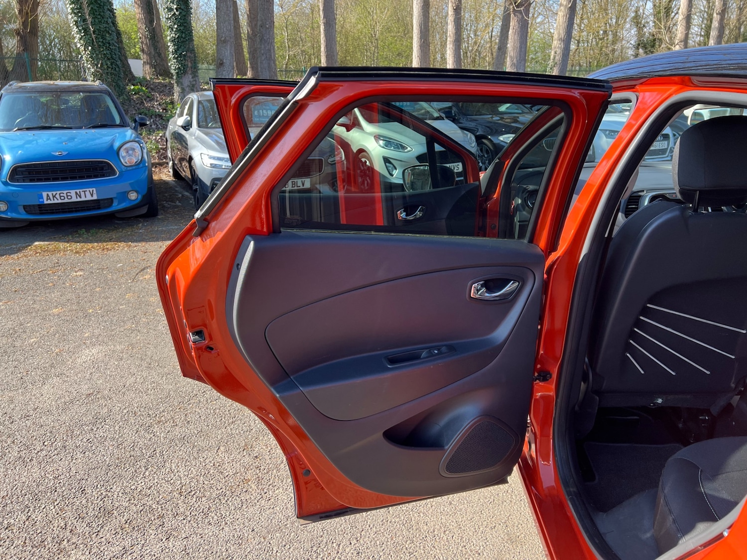 Used Renault Captur 2015 for sale - 77947312: Photo 32