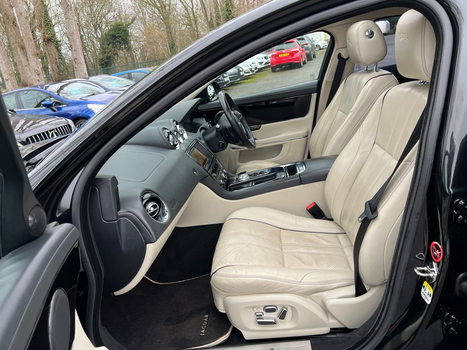 Used Jaguar XJ 2013 for sale - 77248024: Photo 18