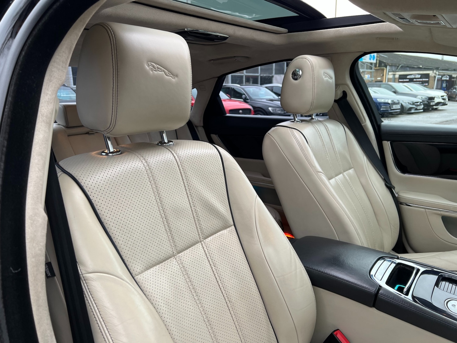 Used Jaguar XJ 2013 for sale - 77248024: Photo 21