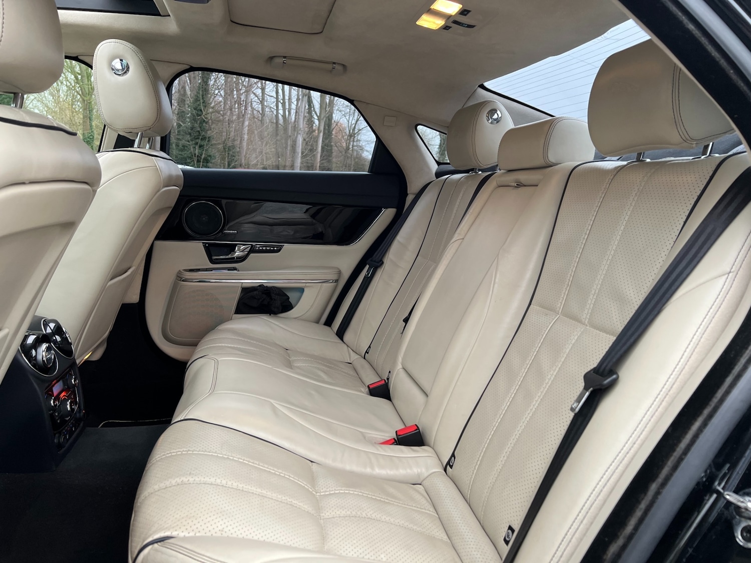 Used Jaguar XJ 2013 for sale - 77248024: Photo 27