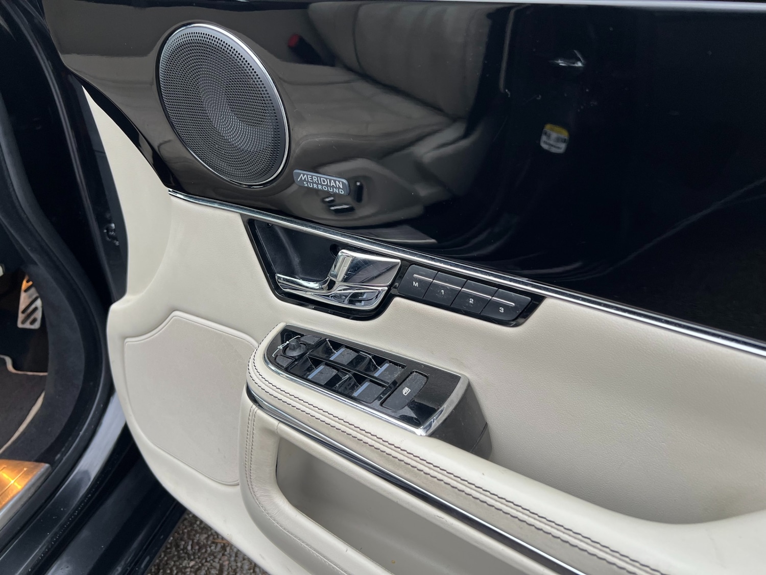 Used Jaguar XJ 2013 for sale - 77248024: Photo 41