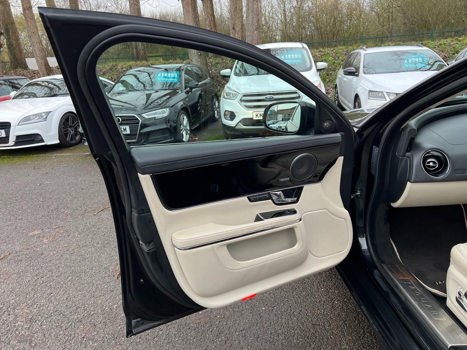 Used Jaguar XJ 2013 for sale - 77248024: Photo 43