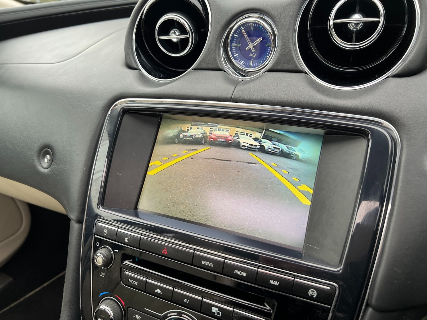 Used Jaguar XJ 2013 for sale - 77248024: Photo 55