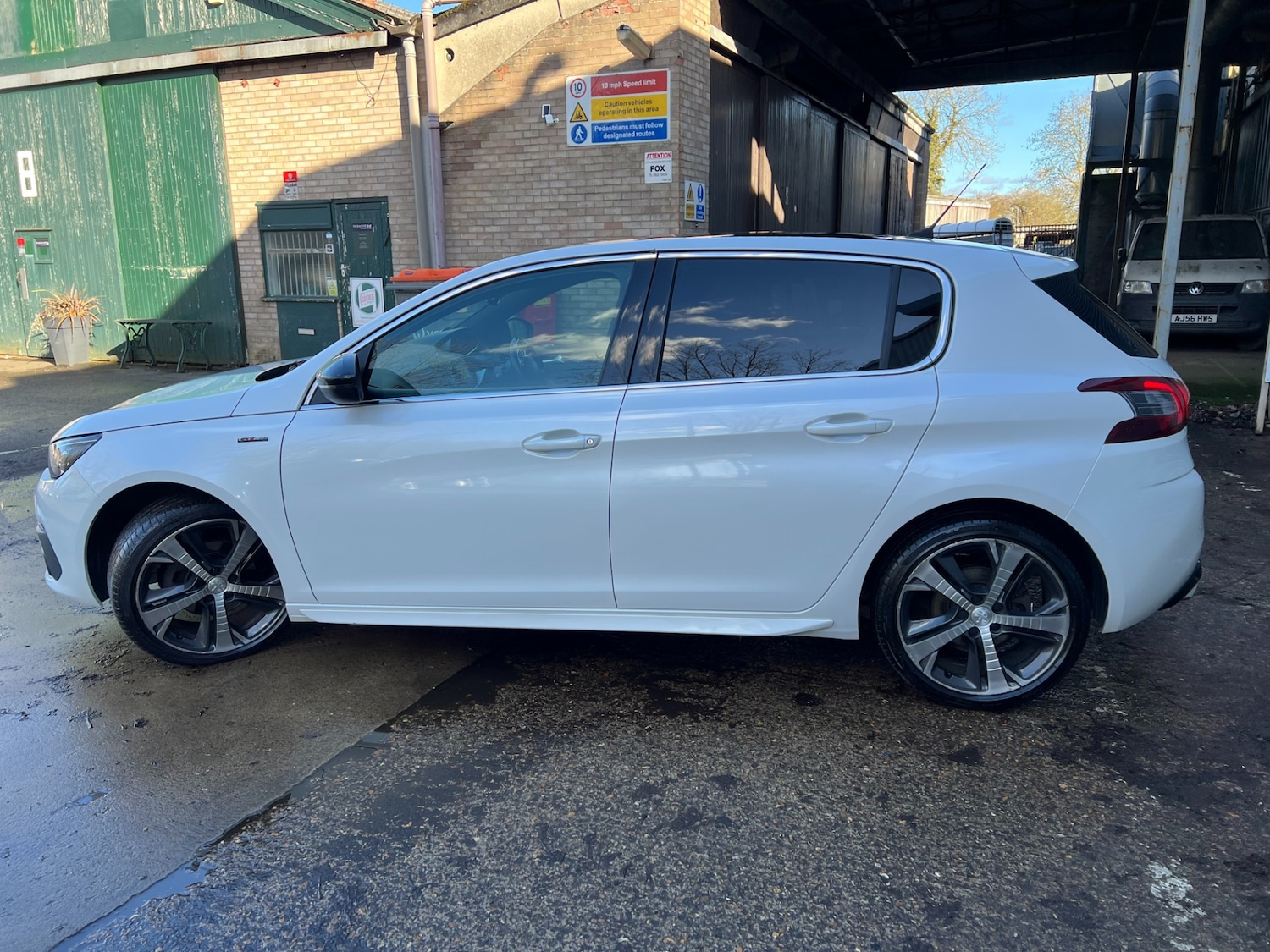 Used Peugeot 308 2018 for sale - 77556053: Photo 10