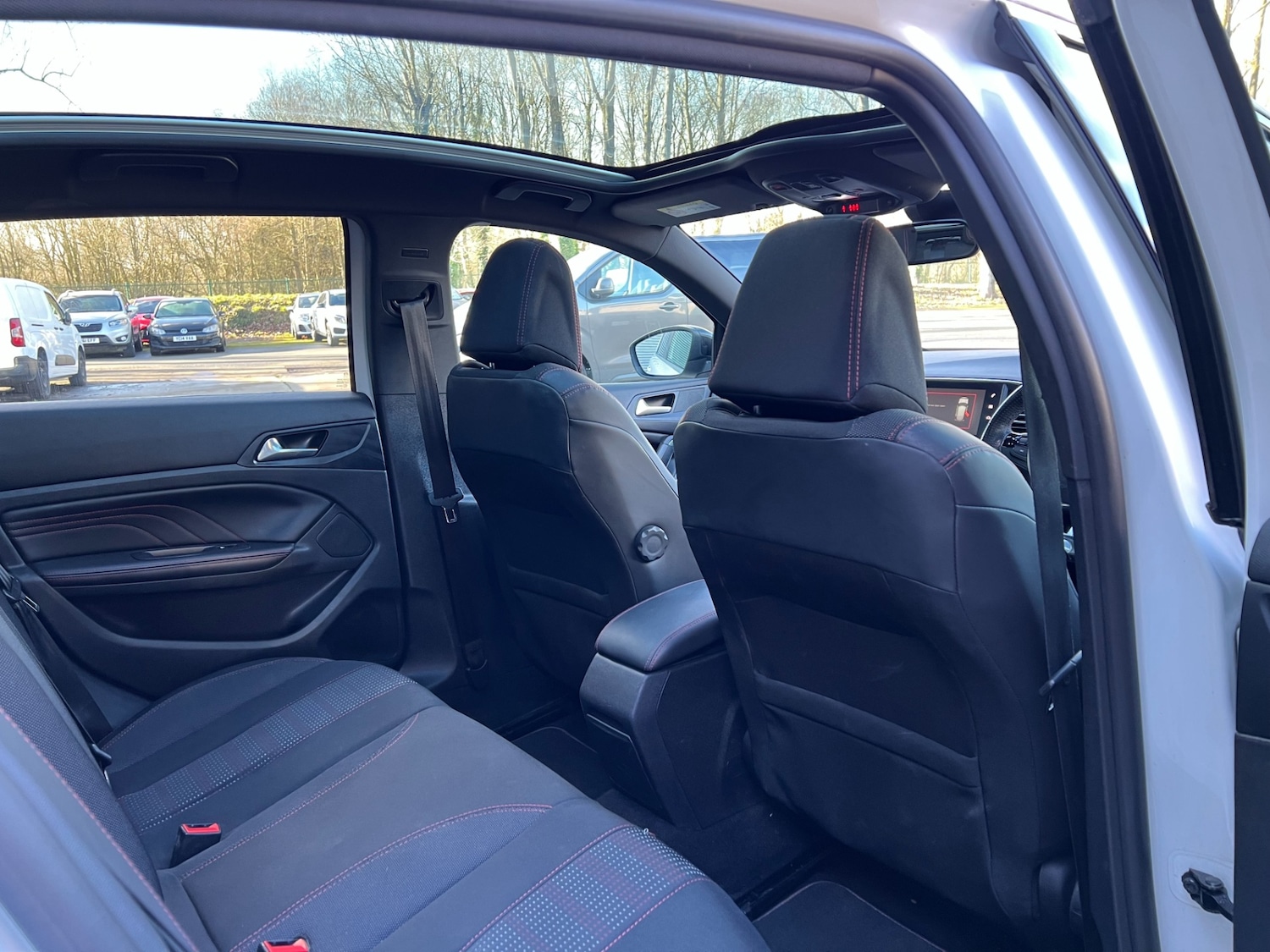 Used Peugeot 308 2018 for sale - 77556053: Photo 25