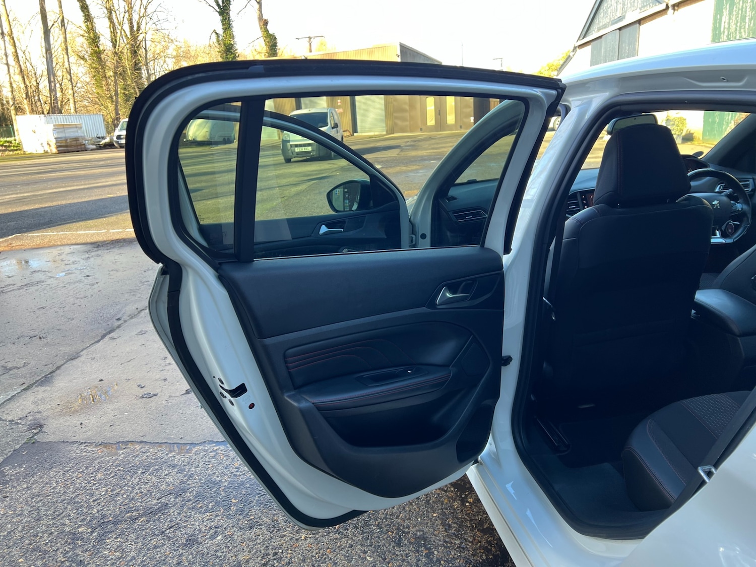 Used Peugeot 308 2018 for sale - 77556053: Photo 31